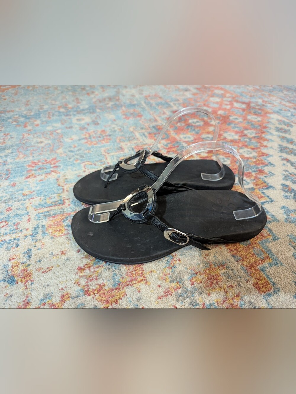 Vionic Karina Flip Flop Womens 10 WIDE Slip On Sandals Black Silver Medallion
